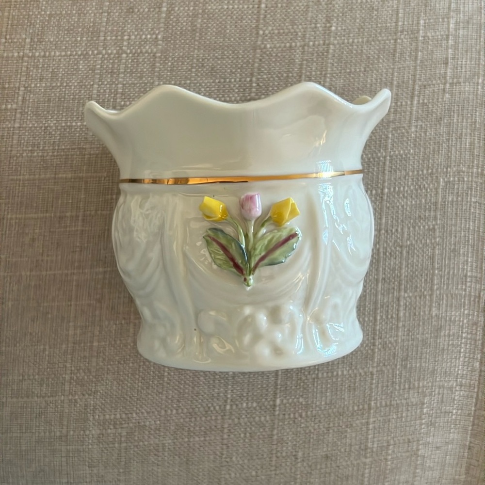 Belleek Cachepot Small Planter with Tulips